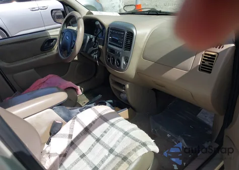 2003 Ford Escape Xlt из США, поврежденный, VIN 1FMYU03183KC54622